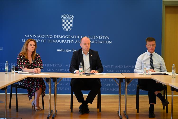 Slika /Ministarstvo demografije i useljeništva/sb 1 (2).JPG